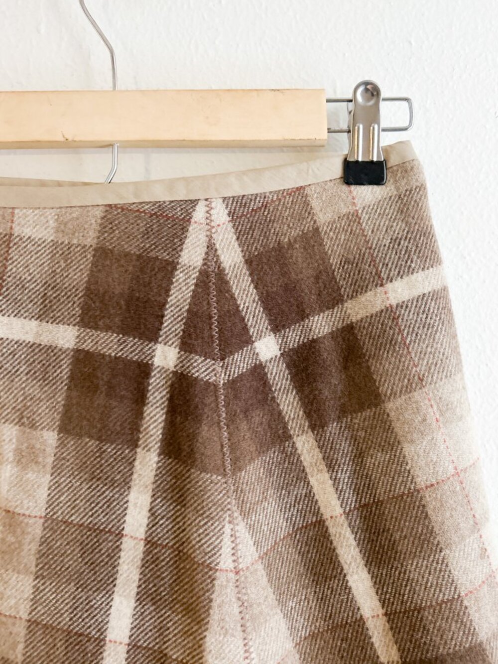 VINTAGE/Heritage 90's J. Crew V-Cut‎ Plaid Fringe Wool Midi Skirt SM - Picture 7 of 9